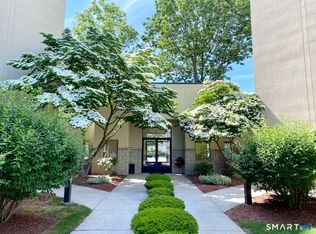 1204 Whitney Ave APT 208, Hamden, CT 06517