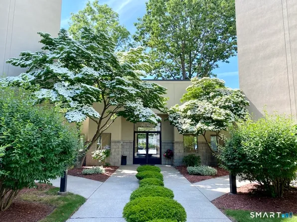 1204 Whitney Ave APT 208, Hamden, CT 06517