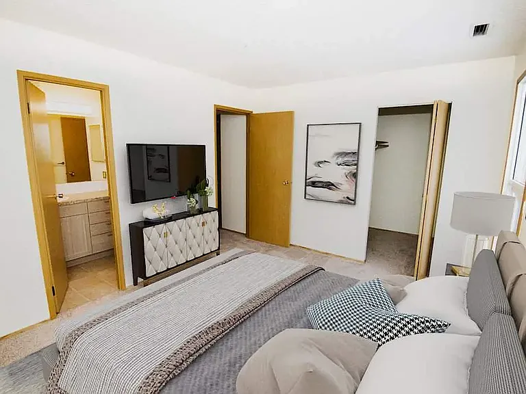 563 Huntington Hl NW #400 — Photo 3