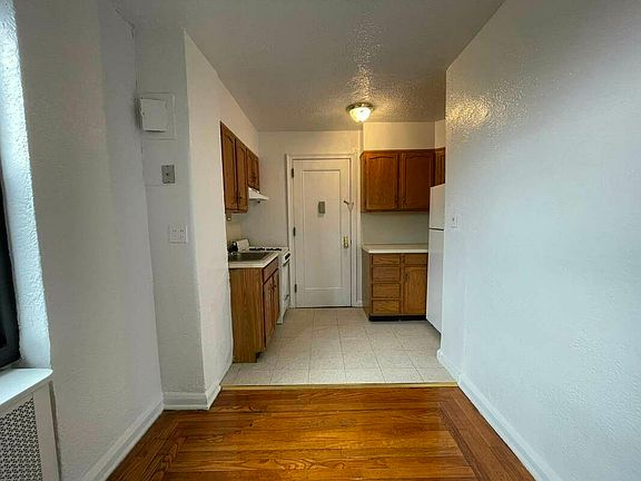 3rd image of 2601 Henry Hudson Pkwy W #Cc54
