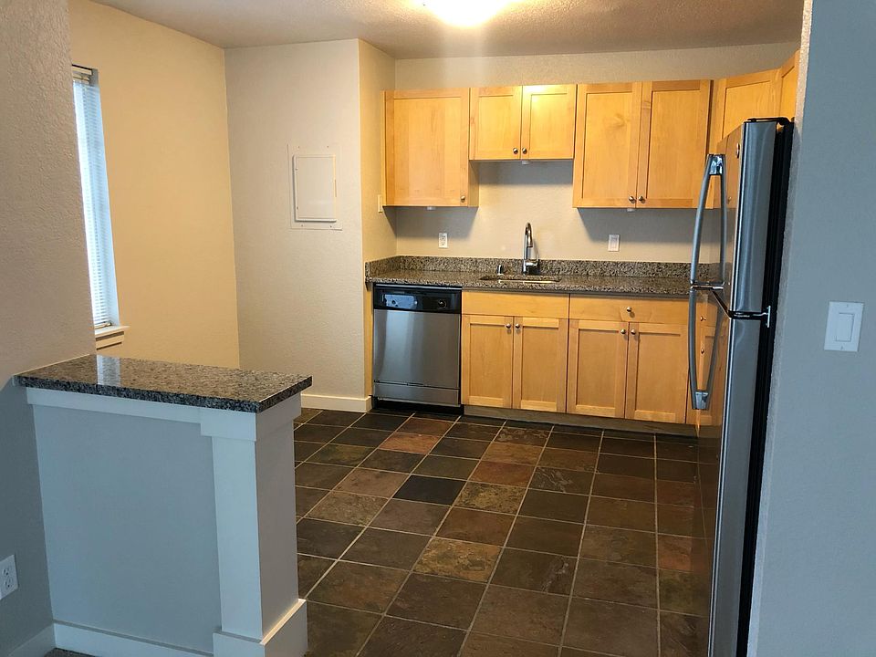 1st image of 9606 NE 120th St #D204