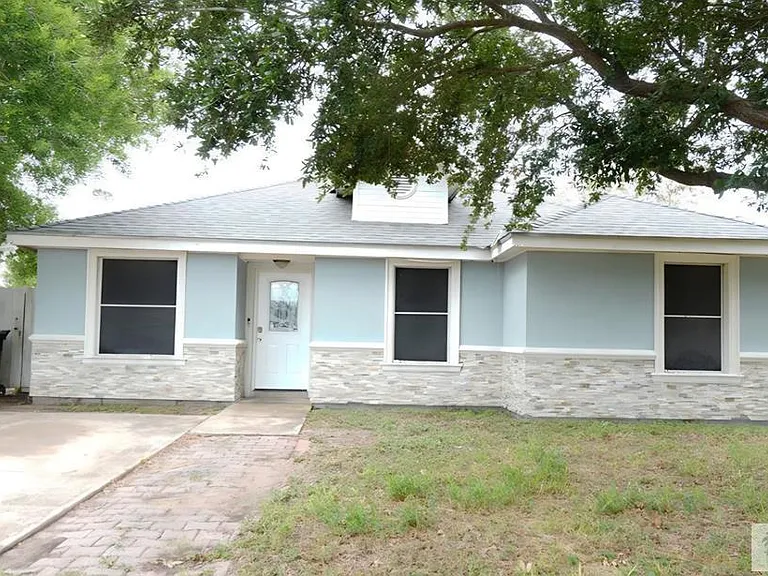 4014 Aggassi Dr — Photo 1