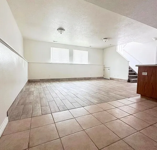 1675 W 100 N #B — Photo 4