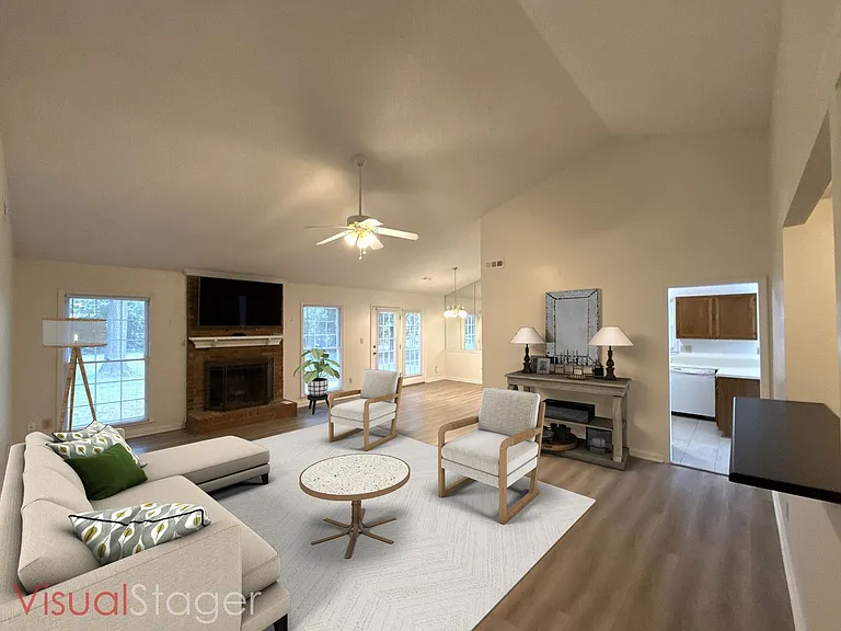 13500 Stephendale Dr — Photo 2