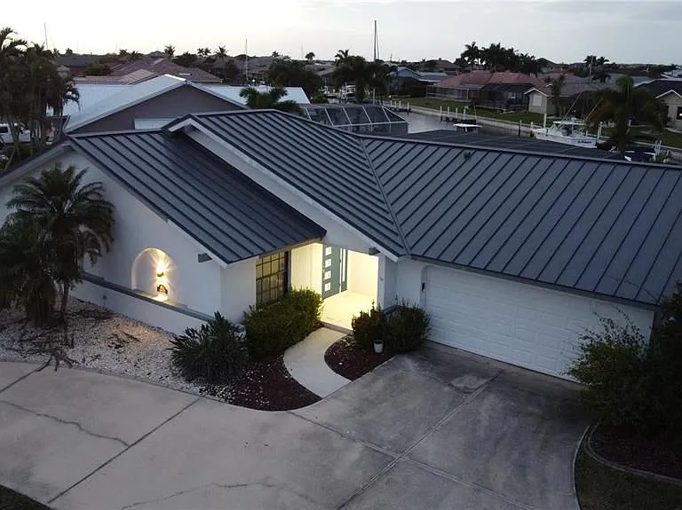 975 Coronado Dr — Photo 1