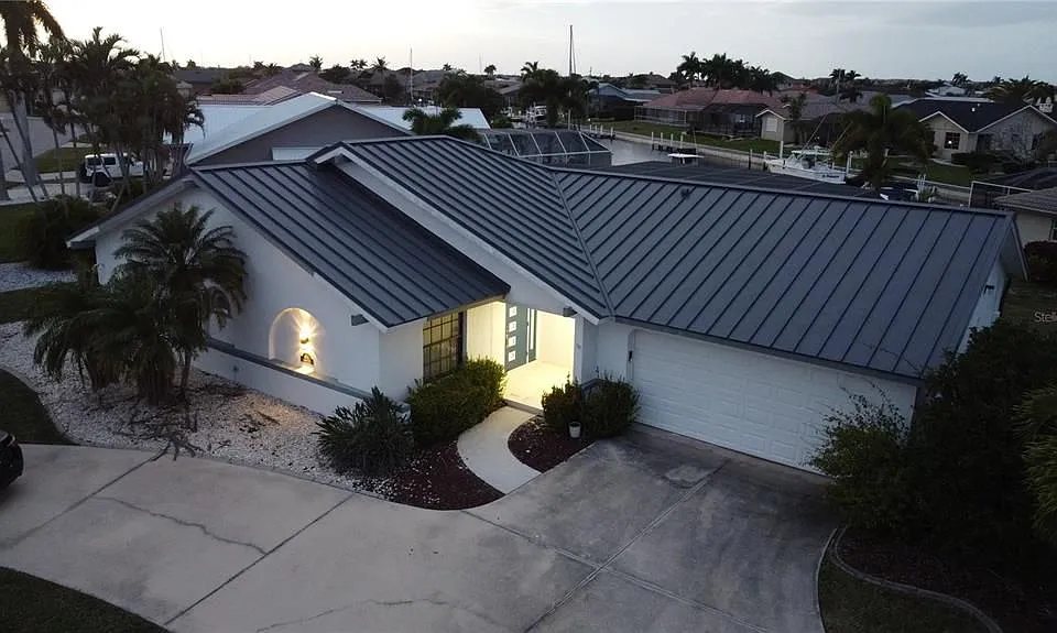 975 Coronado Dr