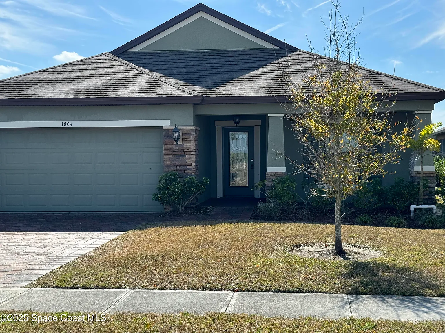 4 bed, 2.0 bath, 1862 sqft, $2,495 — Photo 1
