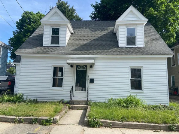 721 Blossom St, Fitchburg, MA 01420
