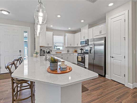 3rd image of 15197 Sacile St