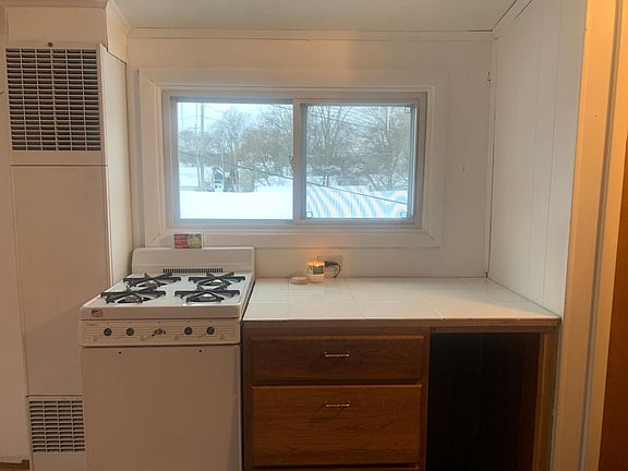 5th image of 612 S Cass St