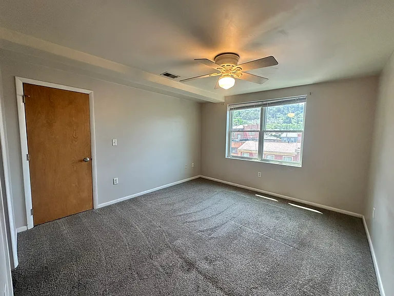 1232 Sarah St — Photo 48