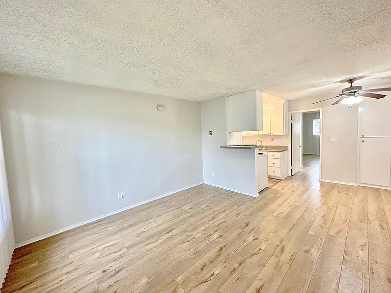 715 Machado Dr — Photo 1