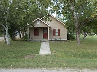 301 Burton St, Woodsboro, TX 78393