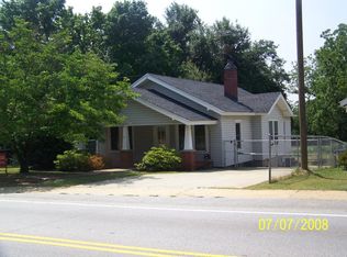 24 E Main St, Taylors, SC 29687