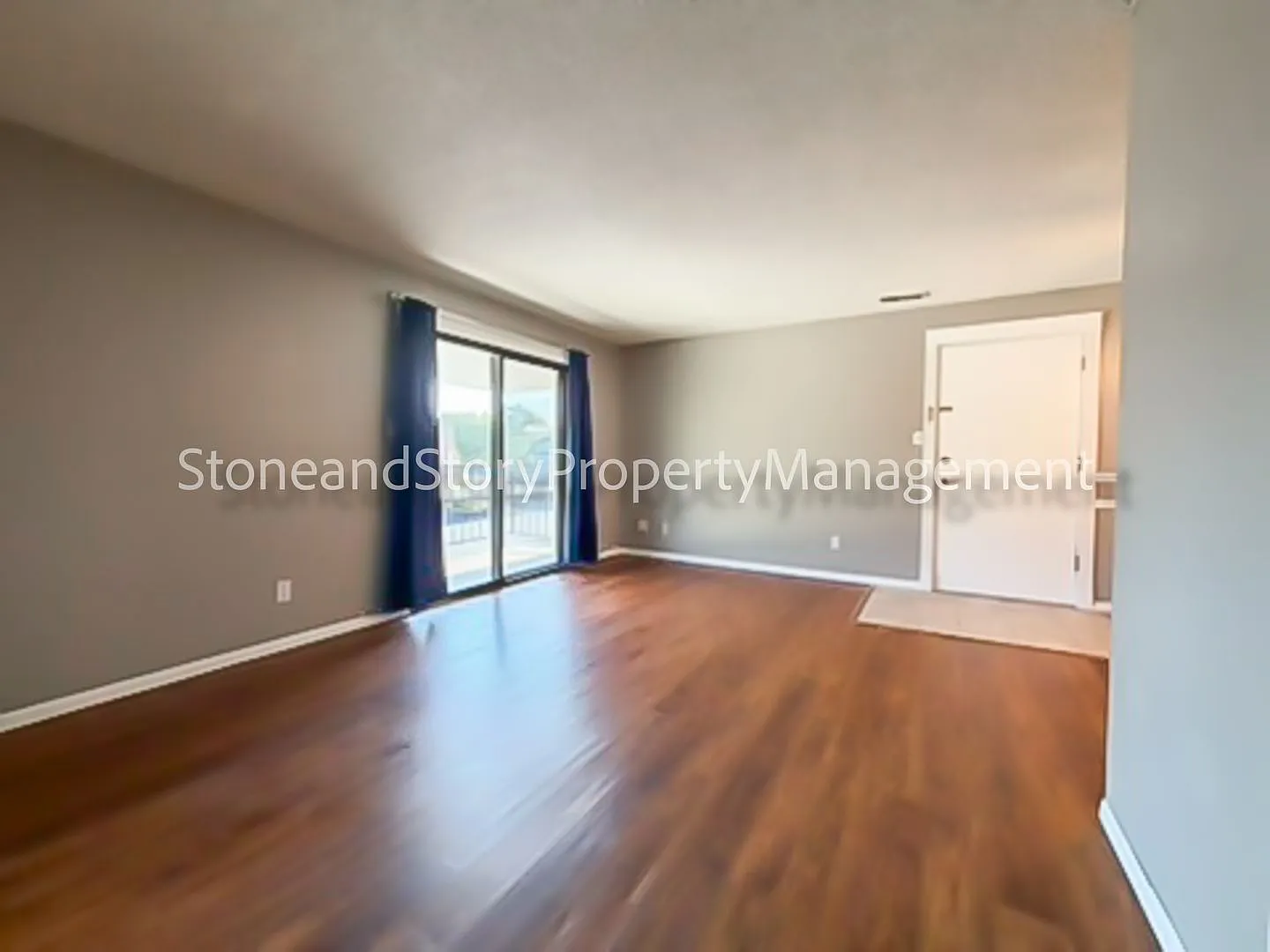 Cute 1 bedroom maintenance free condo near 29th & Gage — Photo 3