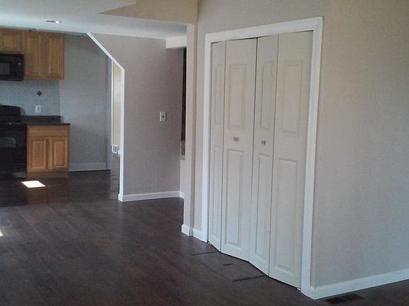 3rd image of 3080 Whitfield Dr