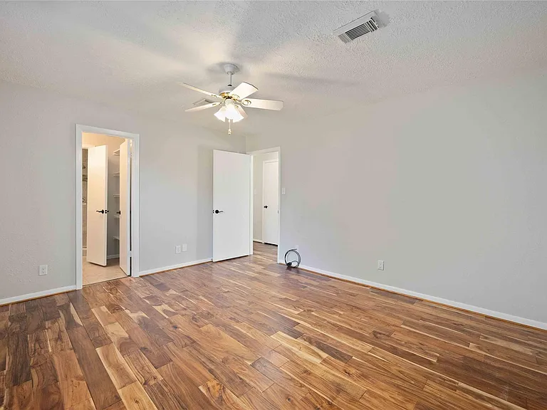 9809 Condor Dr — Photo 10