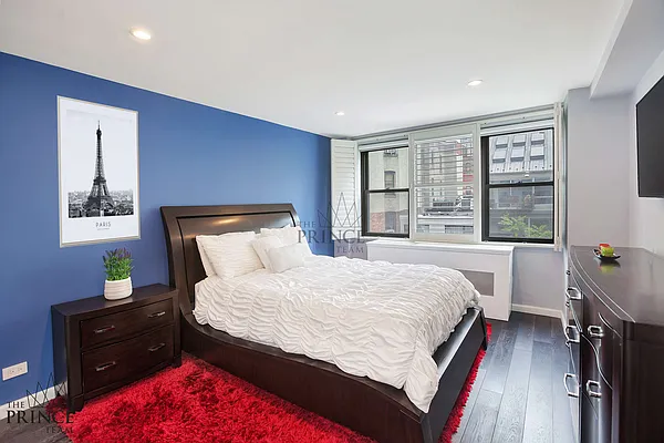 Sold by Compass | media 9