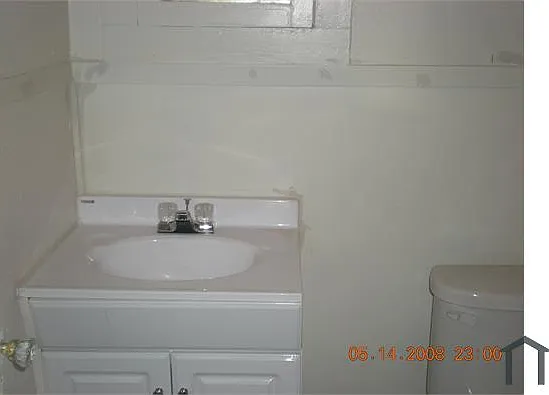 1 bed, 870 sqft, $925 — Photo 3