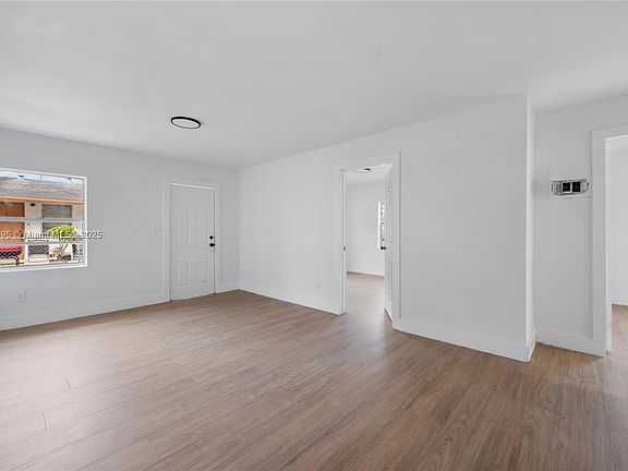 3rd image of 417 NW 15th Ave APT 1