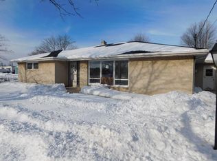 2520 Division St, Manitowoc, WI 54220