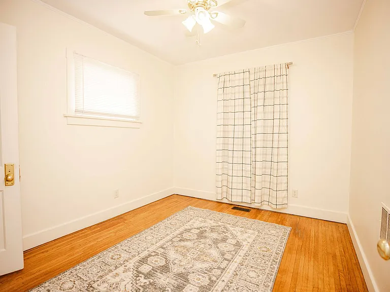1554 Oak St #203 — Photo 17