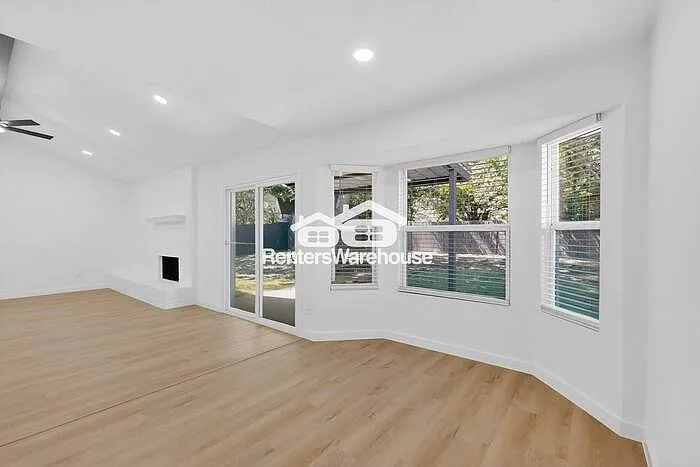 6529 Blue Grass Dr — Photo 9