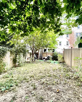 Rented by Pear NYC LLC | media 29