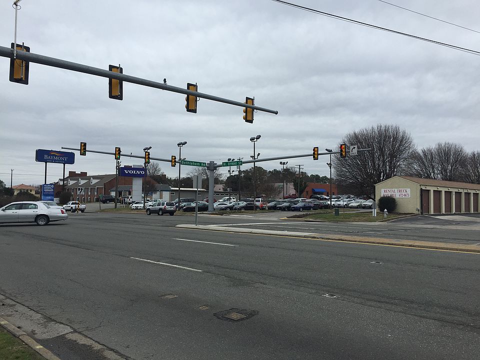 1st image of 7319 Fountain Ave