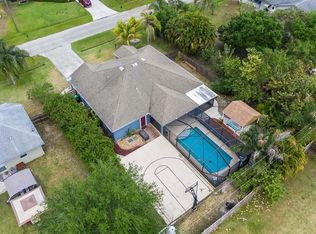 534 SW Fairway Ave, Port Saint Lucie, FL 34983