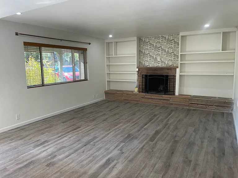 7825 E Camino Perdido — Photo 3