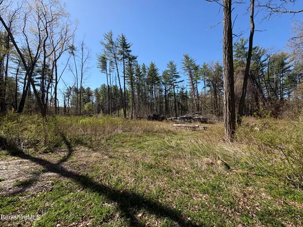 117 Lime Kiln Rd, Lenox, MA 01240