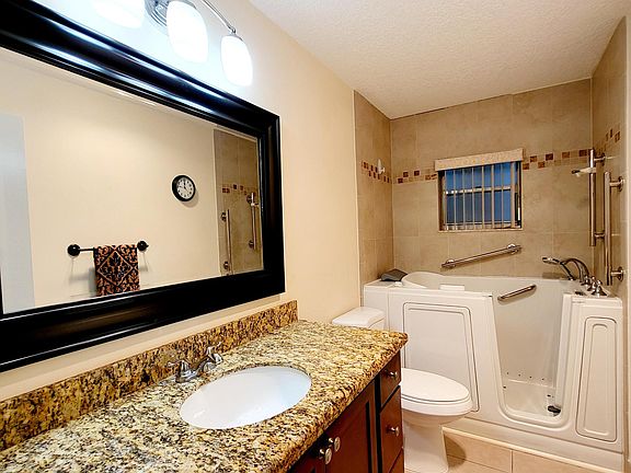 4th image of 1312 SW 18th Court