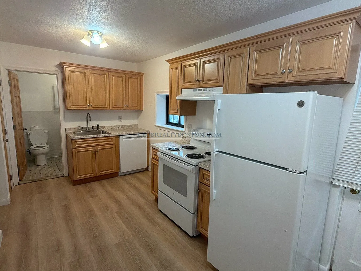 1 bed, 1.0 bath, $1,700 — Photo 1