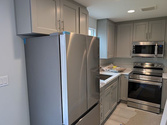 3rd image of 4566 Arden Dr #Adu