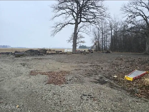 13205 Oris Ave, Defiance, OH 43512