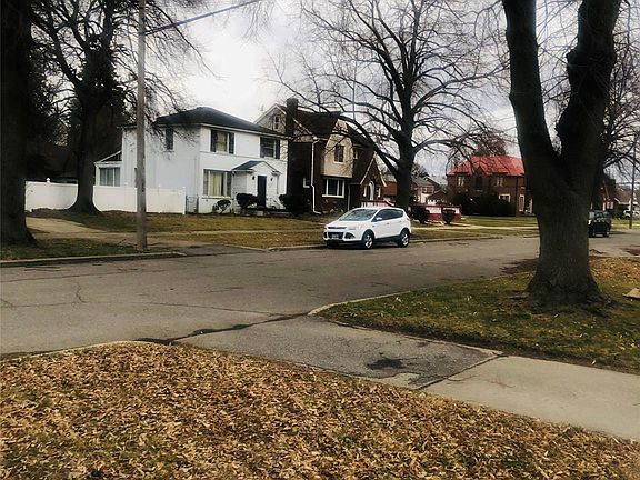 3rd image of 8118 Cheyenne St
