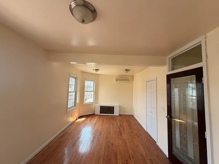 310 S 7th Ave — Photo 6