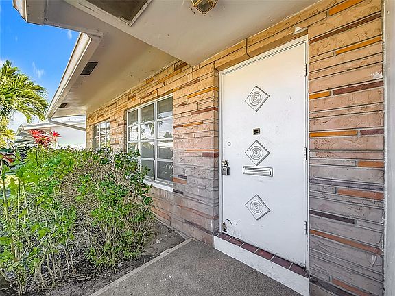 4th image of 8310 NW 59th Court