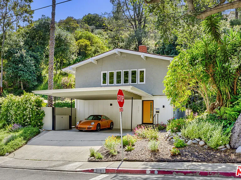 3101 N Beachwood Dr — Photo 4