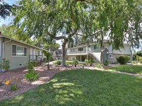 658 Sierra Vista Ave