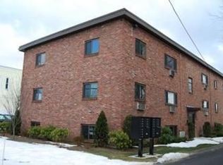 144 Willow St APT 1, Waltham, MA 02453