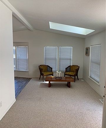 3rd image of 19 Essex Dr