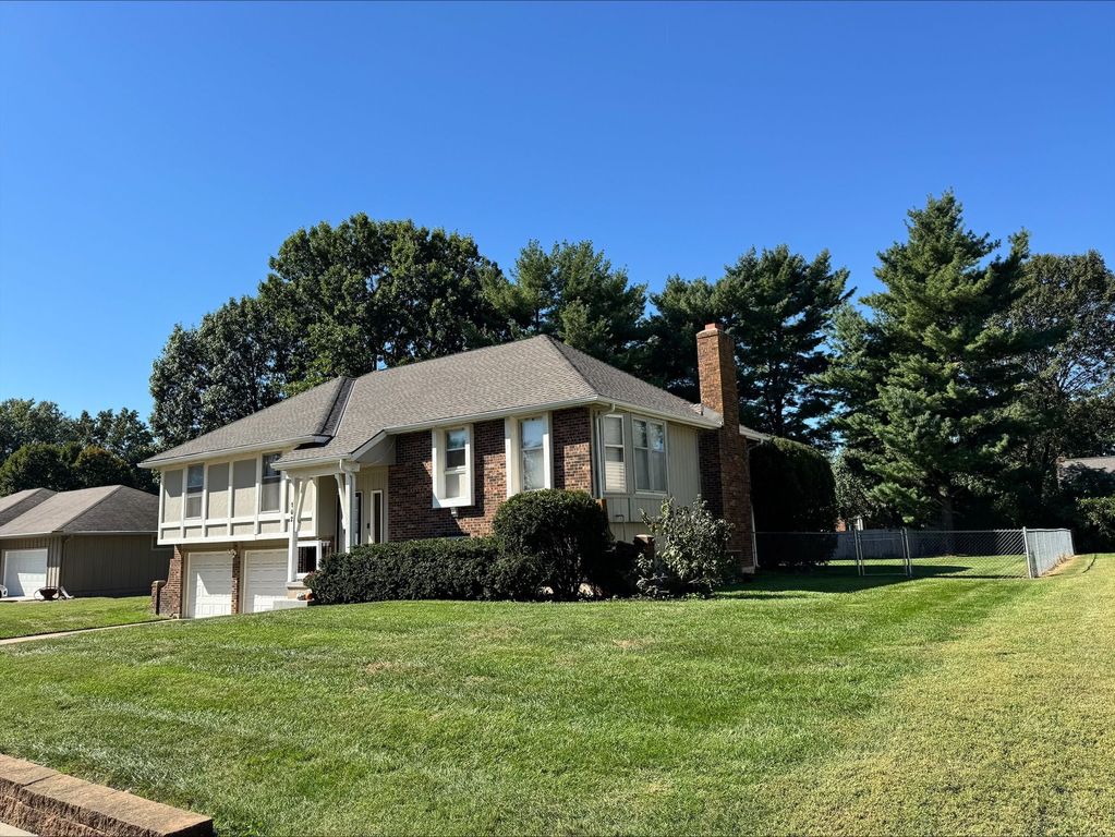 102 N Murphy Dr - Property Image