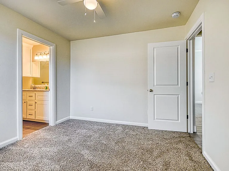 3100 Pebble Pond Dr — Photo 41