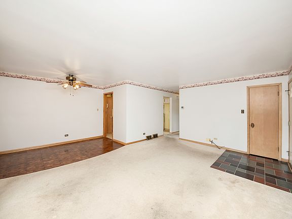 5th image of 5241 Oak Center Dr