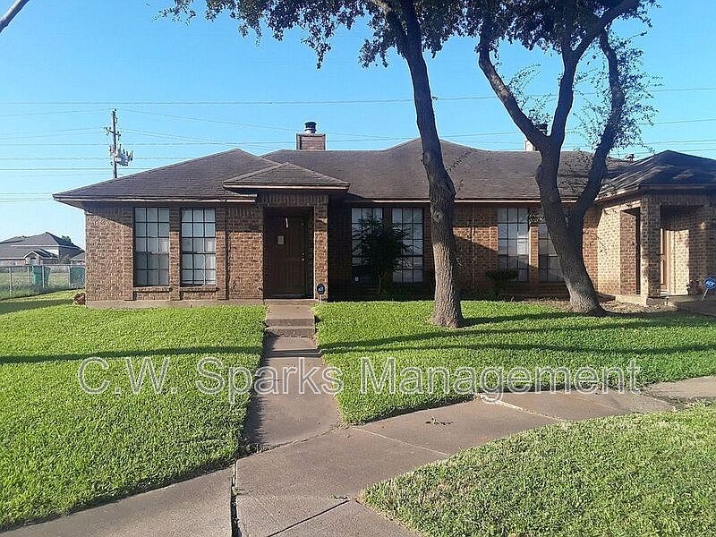 1st image of 1753 Creek View Dr