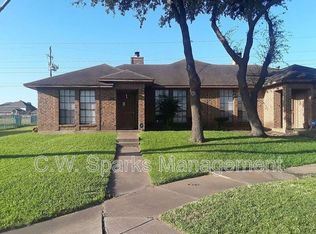 1753 Creek View Dr, Glenn Heights, TX 75154