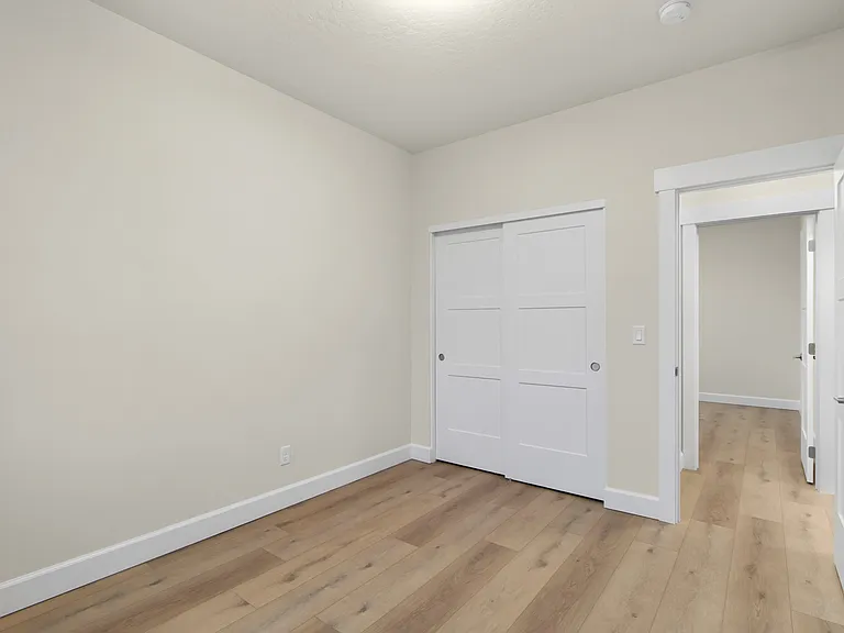 2411 E Kinglet Ln — Photo 5