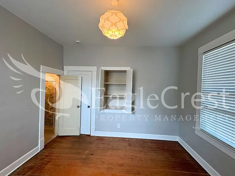 613 Locust St — Photo 14